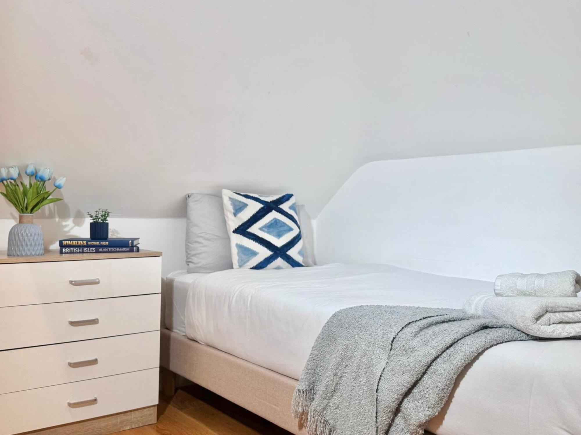 En-Suites With Free Parking 30Min To Central Лондон Екстер'єр фото