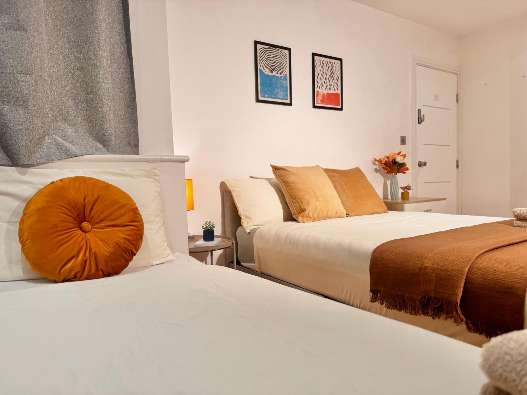 En-Suites With Free Parking 30Min To Central Лондон Екстер'єр фото