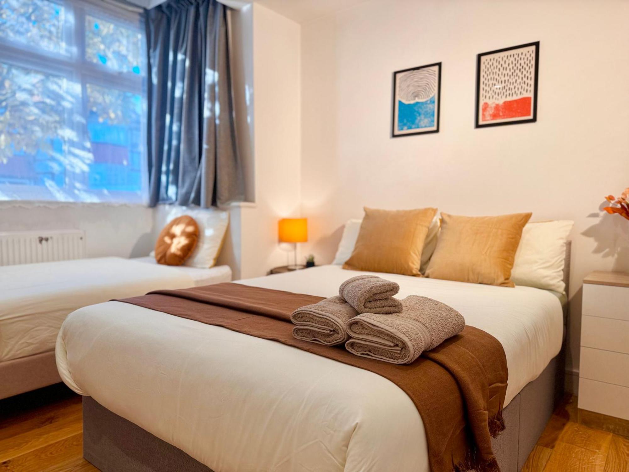 En-Suites With Free Parking 30Min To Central Лондон Екстер'єр фото