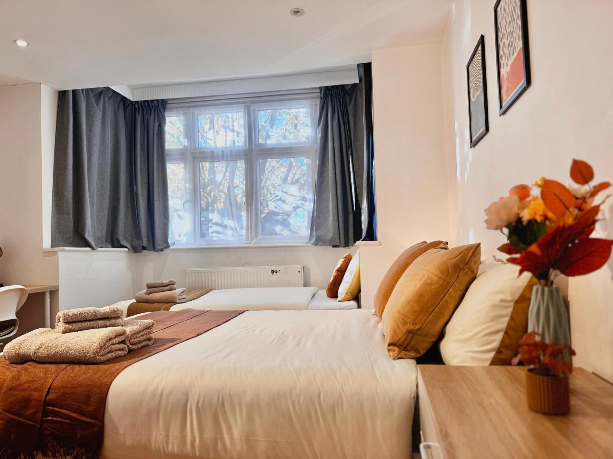 En-Suites With Free Parking 30Min To Central Лондон Екстер'єр фото
