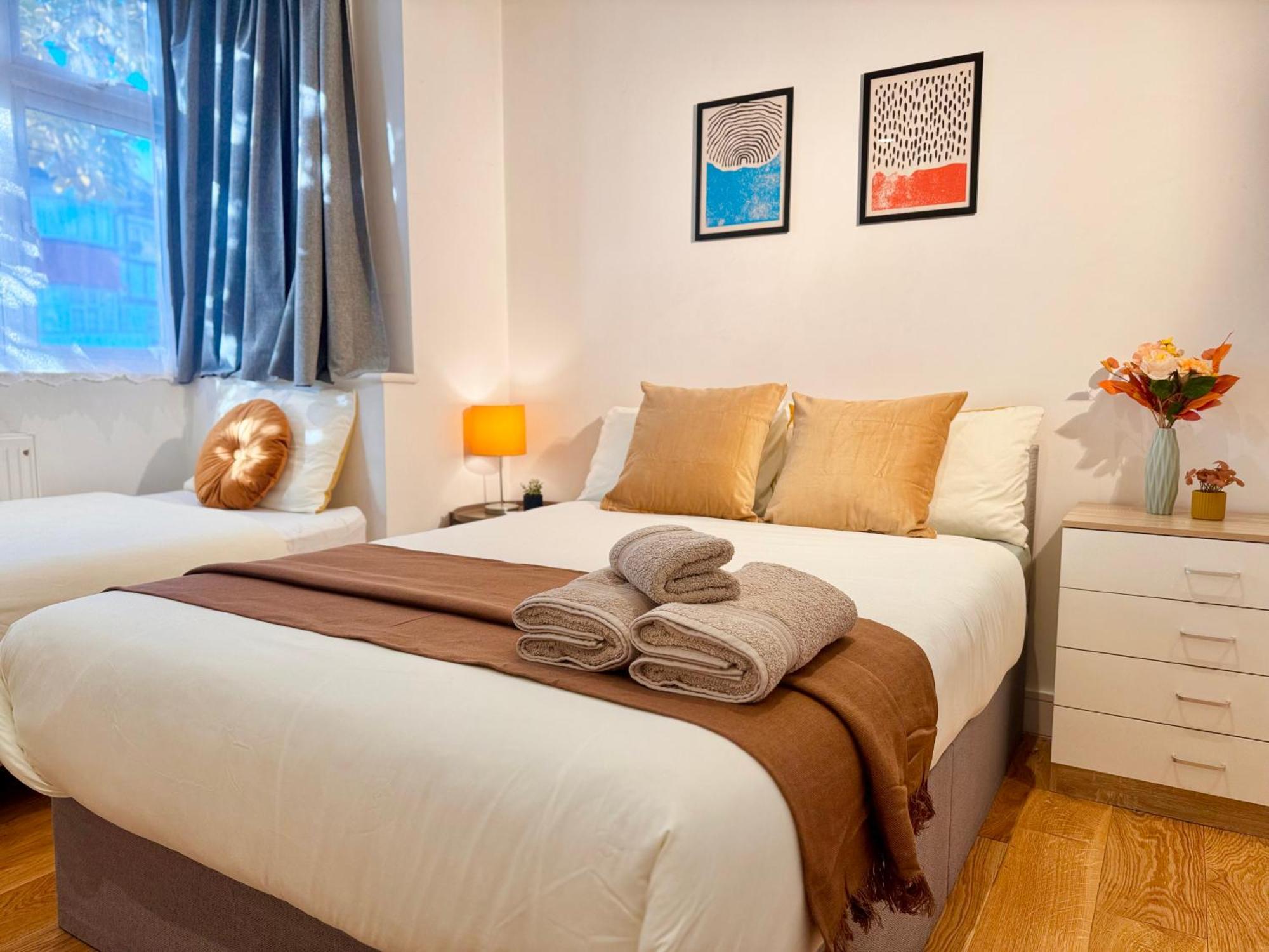 En-Suites With Free Parking 30Min To Central Лондон Екстер'єр фото