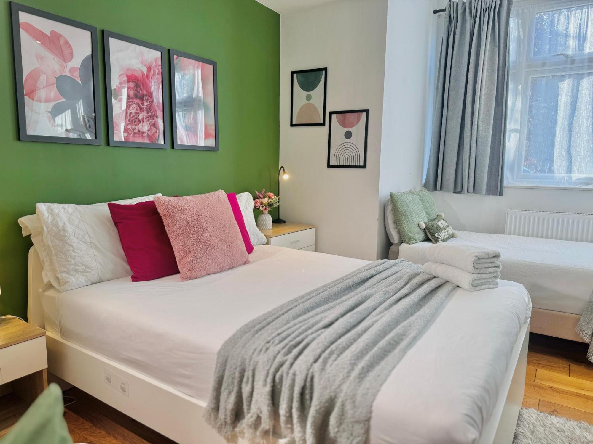 En-Suites With Free Parking 30Min To Central Лондон Екстер'єр фото
