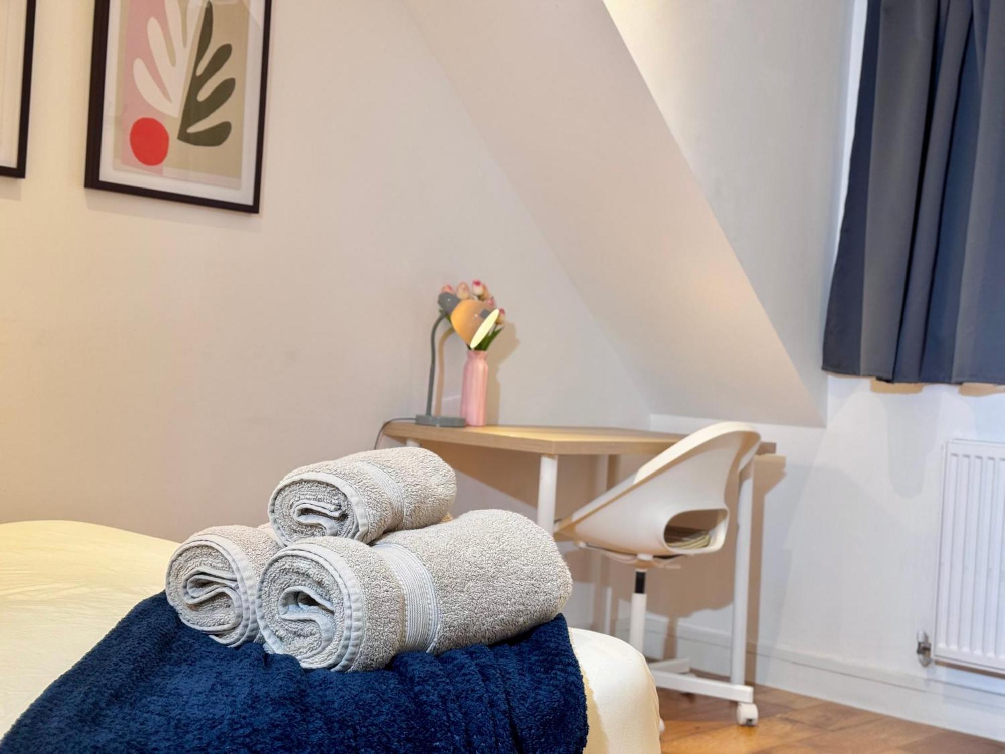 En-Suites With Free Parking 30Min To Central Лондон Екстер'єр фото