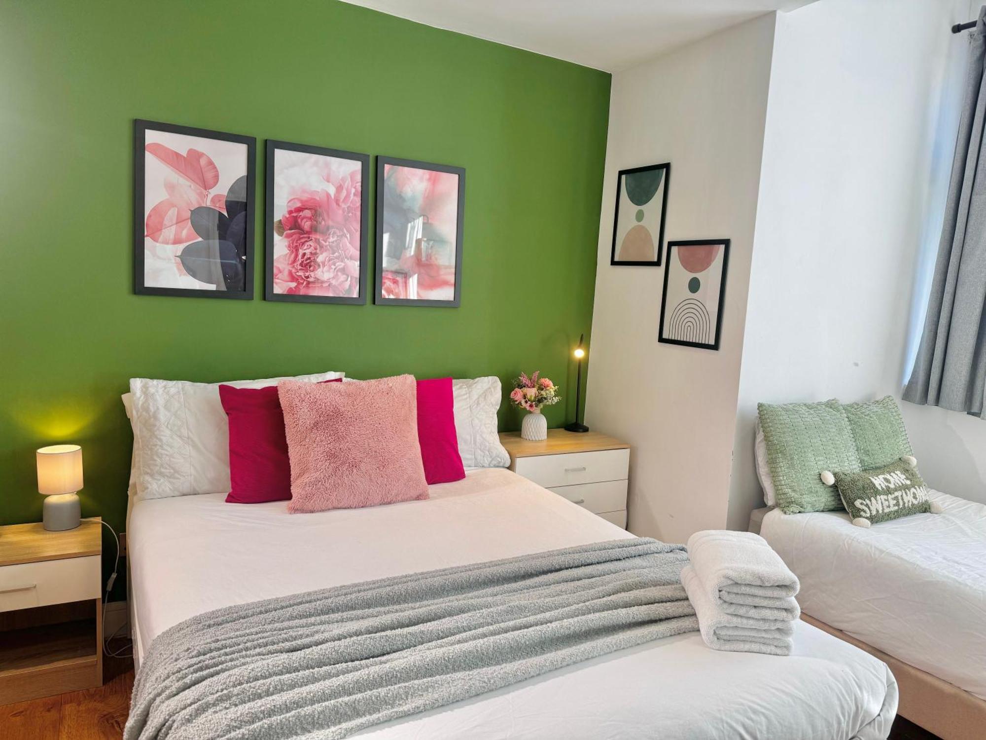 En-Suites With Free Parking 30Min To Central Лондон Екстер'єр фото