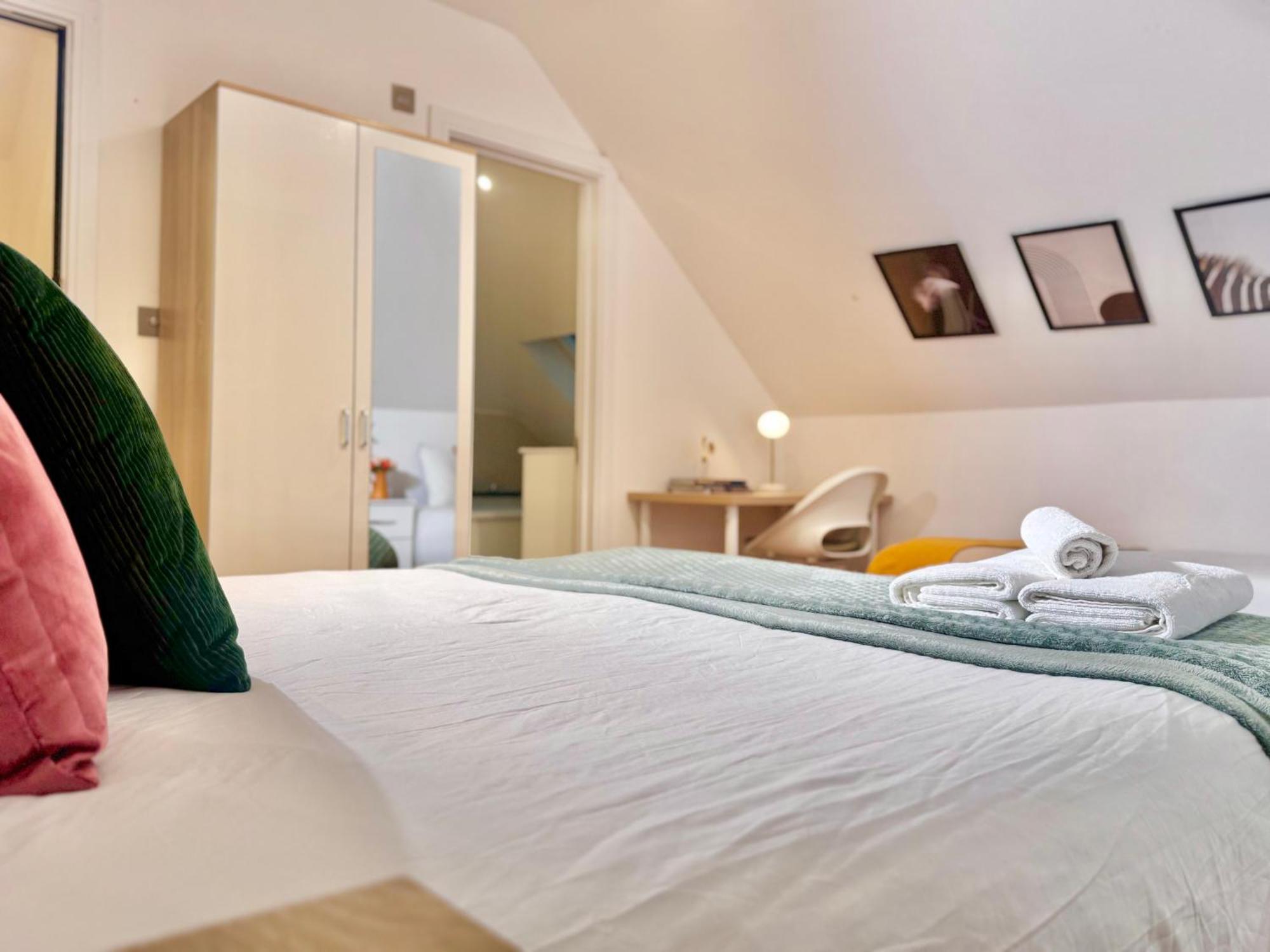 En-Suites With Free Parking 30Min To Central Лондон Екстер'єр фото