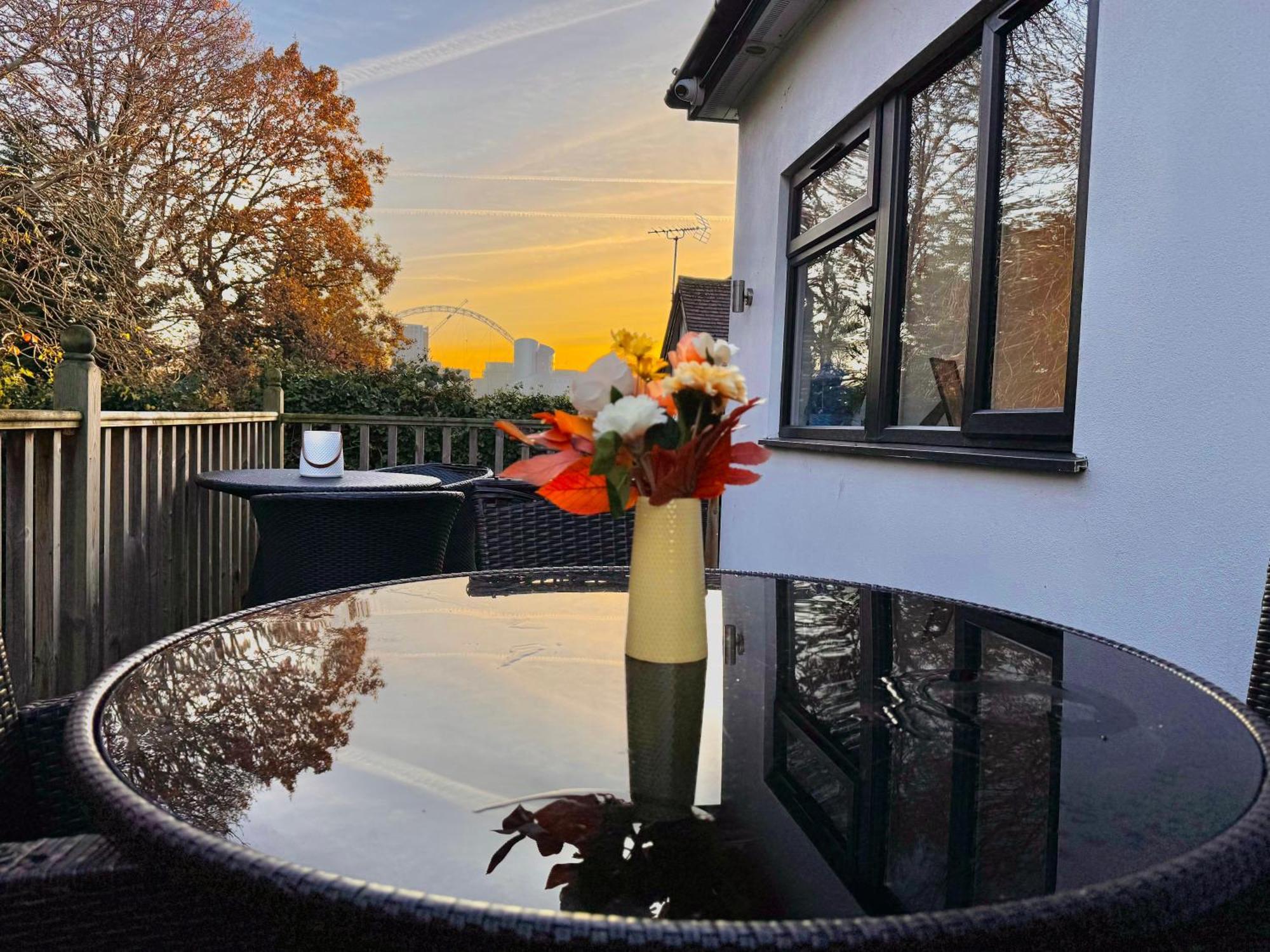 En-Suites With Free Parking 30Min To Central Лондон Екстер'єр фото