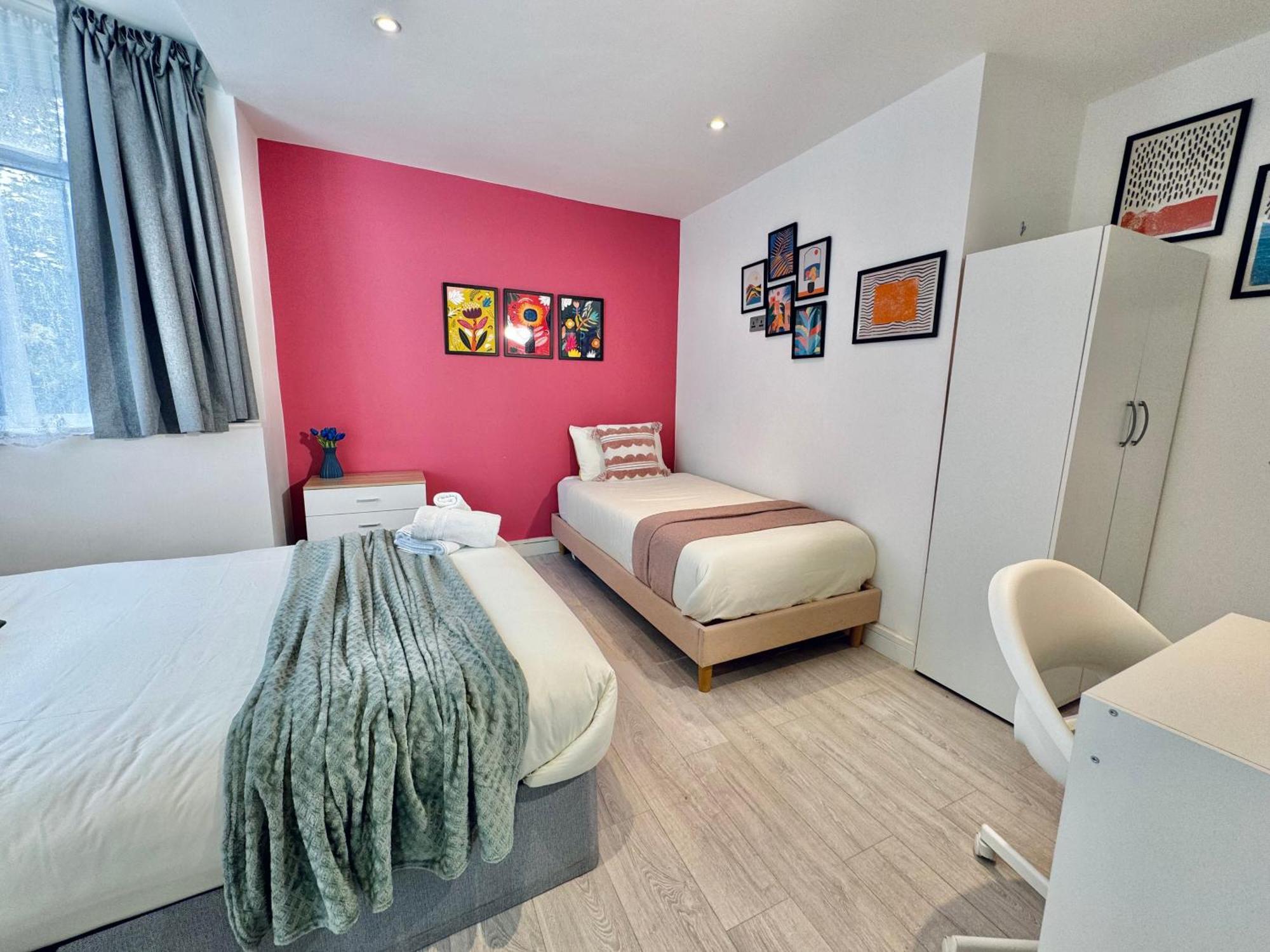 En-Suites With Free Parking 30Min To Central Лондон Екстер'єр фото
