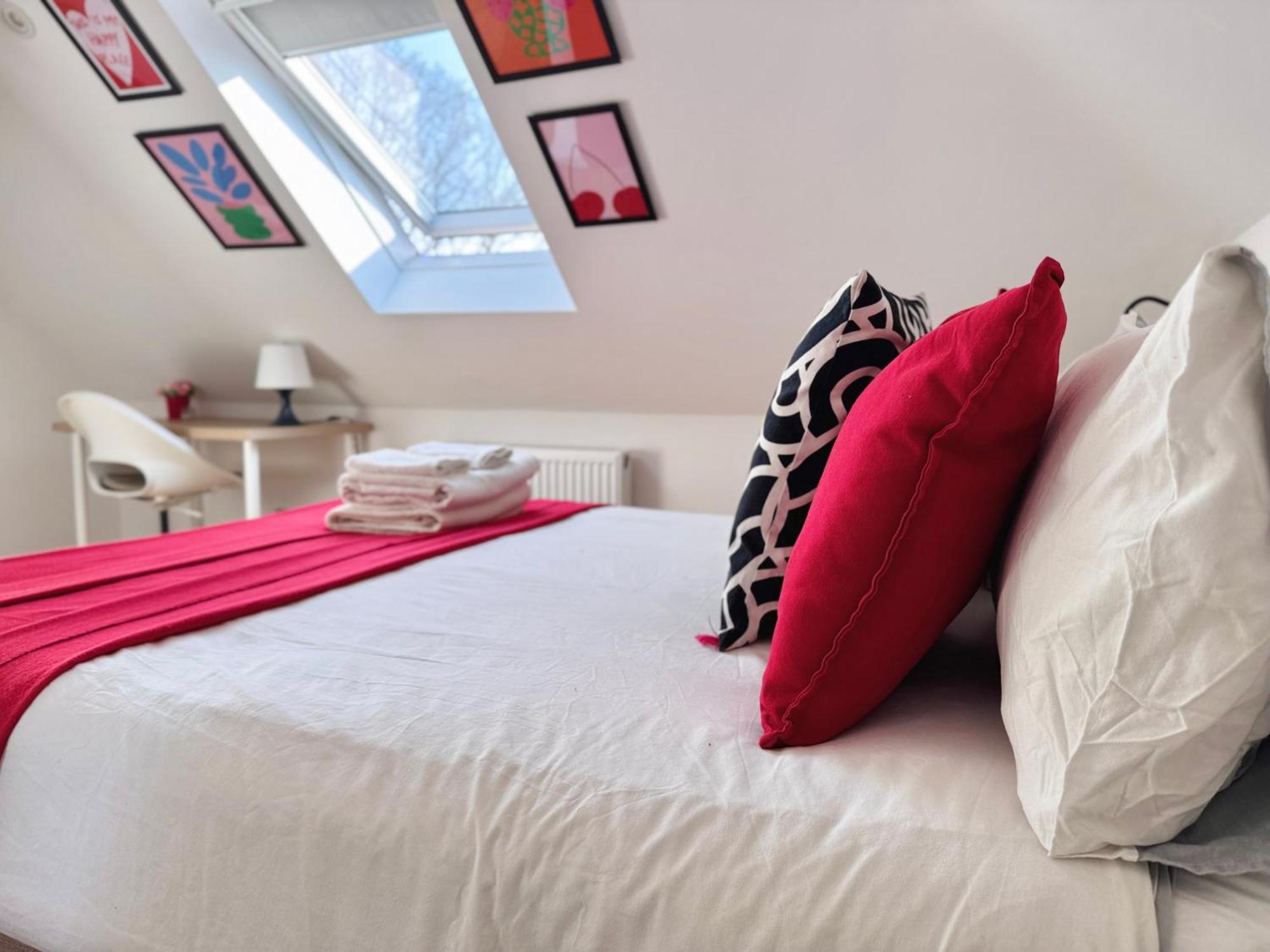 En-Suites With Free Parking 30Min To Central Лондон Екстер'єр фото